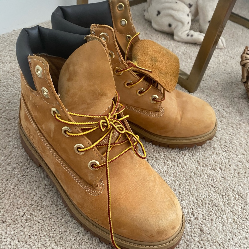 Women’s (youth sizing) Timberland Boots